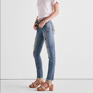 Lucky Brand Floral Embroidered Mid Rise Jeans